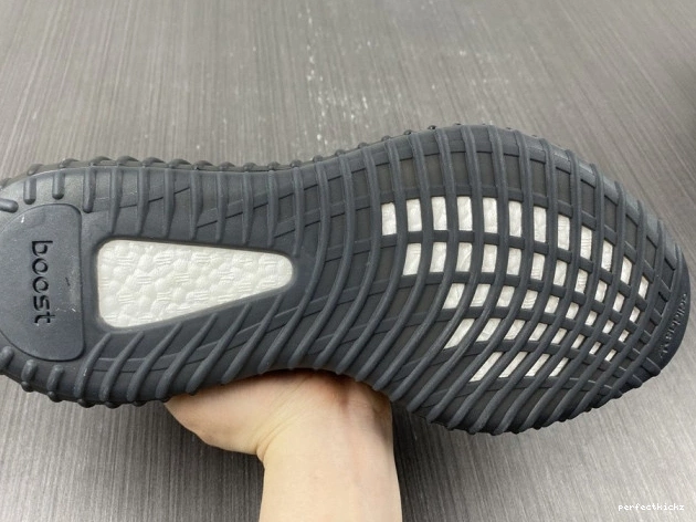 HQ4540 V2 Onyx 350 Adidas Boost Yeezy 0709
